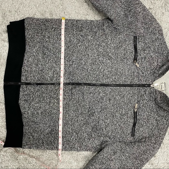 Sweater - Picture 2 of 5